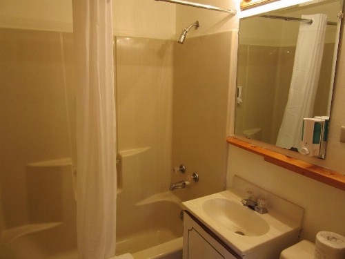 Travelers Lodge - image 10