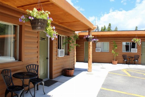 Elkhorn Cabins and Inn - image 19