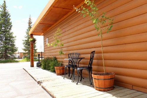 Elkhorn Cabins and Inn - image 4