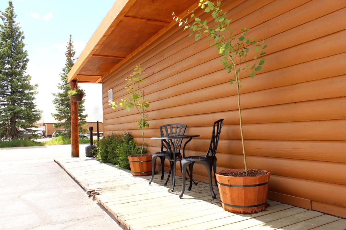 Elkhorn Cabins and Inn - image 4