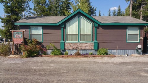 Yellowstone Wildlife Cabins - image 10