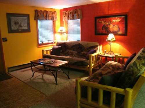 Yellowstone Wildlife Cabins - image 11