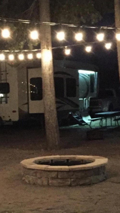 Yellowstone Cabins and RV - image 12