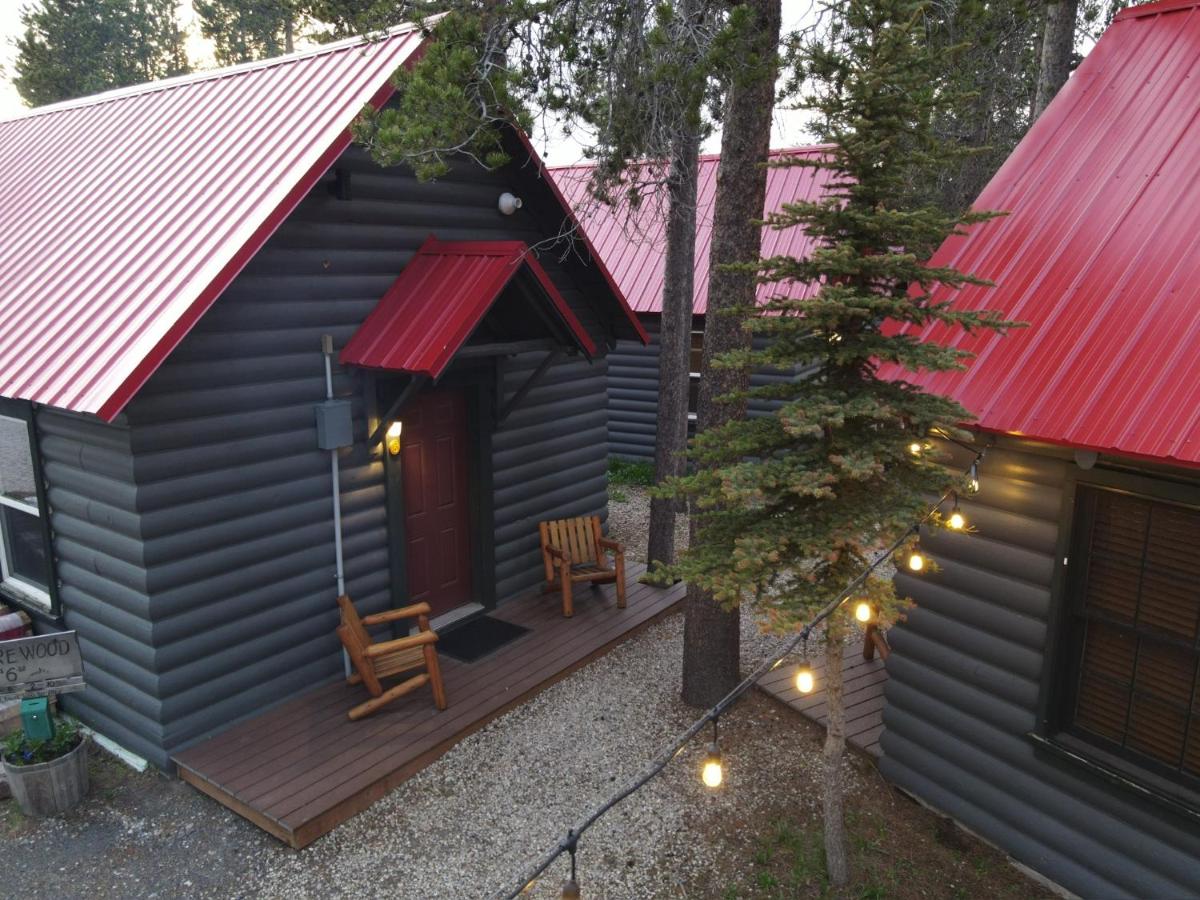 Yellowstone Cabins and RV - image 2