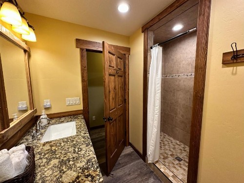 Yellowstone Cabins and RV - image 24