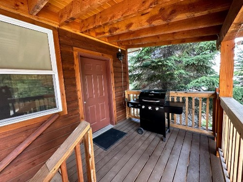 Yellowstone Cabins and RV - image 34