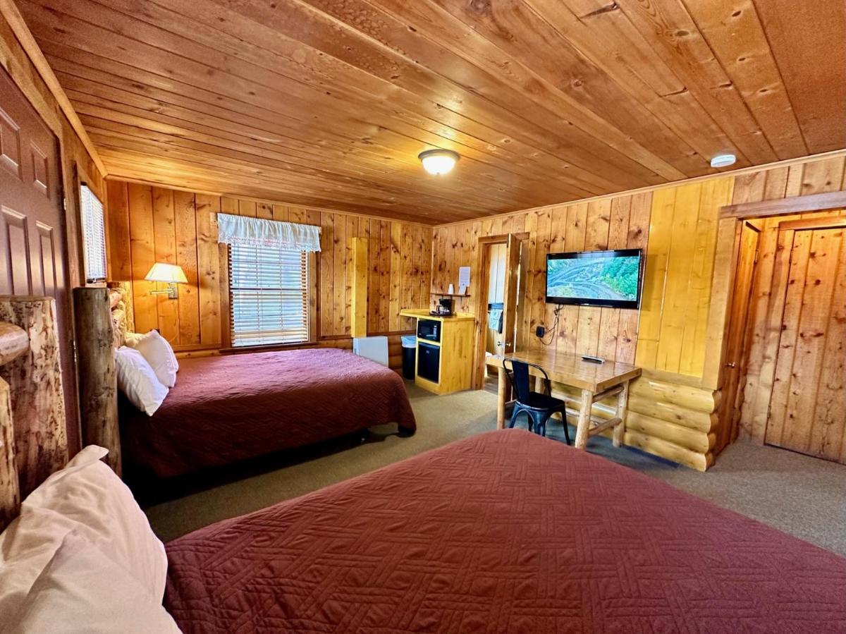 Yellowstone Cabins and RV - image 4