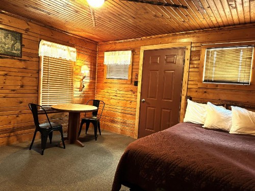 Yellowstone Cabins and RV - image 5