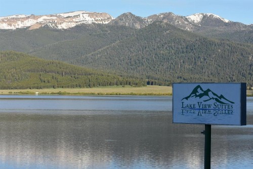 Lake View Suites - image 1