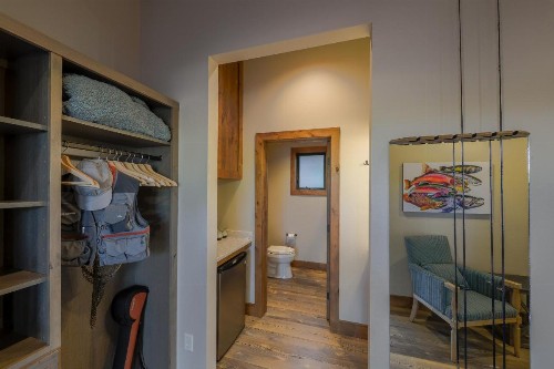 Golden Stone Inn - image 15