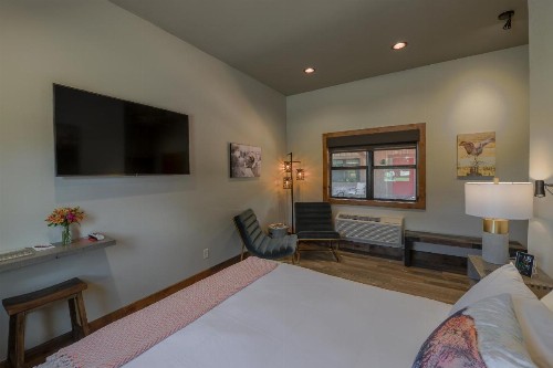 Golden Stone Inn - image 19