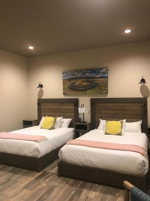 Golden Stone Inn - image 2