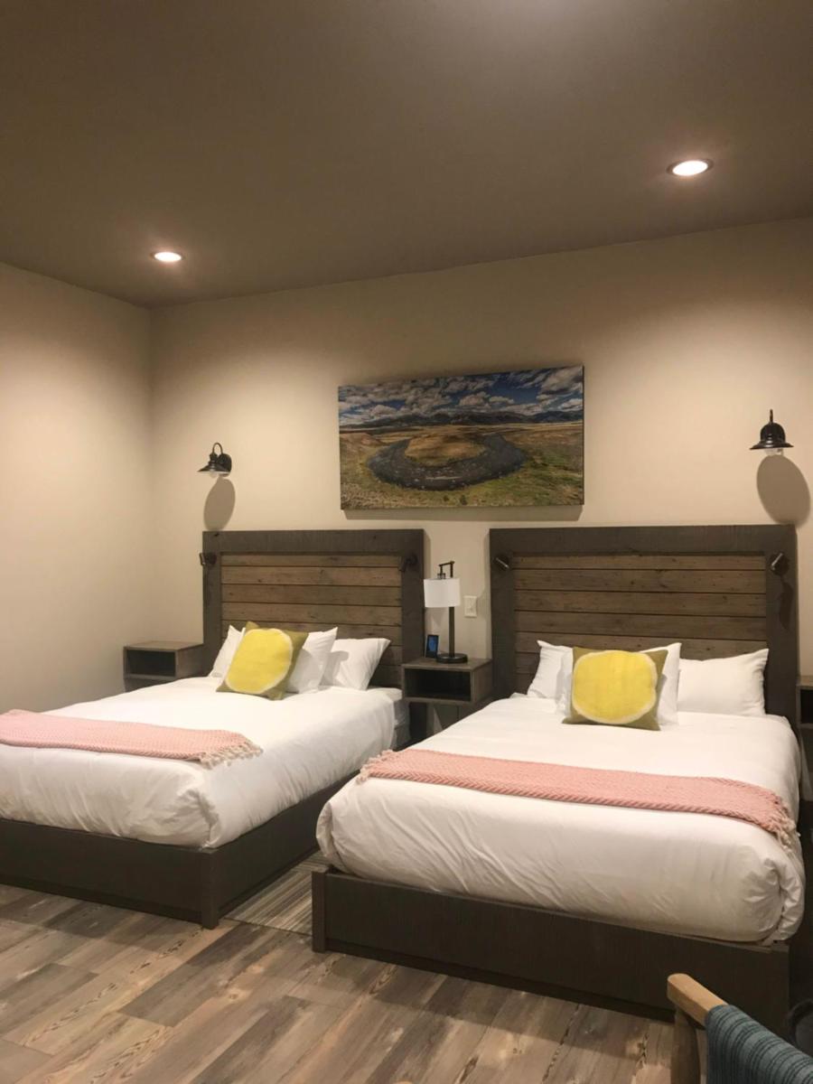 Golden Stone Inn - image 2