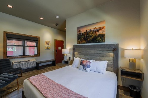 Golden Stone Inn - image 21