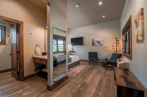 Golden Stone Inn - image 25