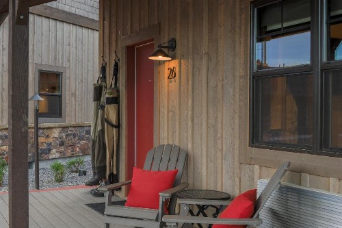 Golden Stone Inn - image 3