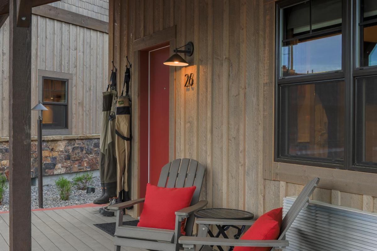 Golden Stone Inn - image 3