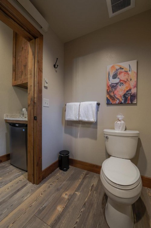 Golden Stone Inn - image 6