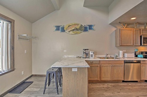 Spacious West Yellowstone Home in Heart of DT! - image 6