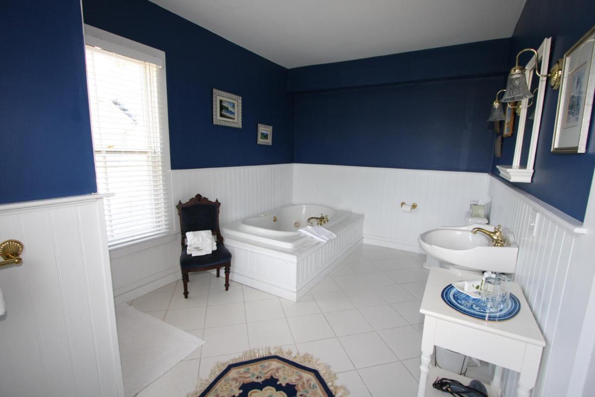 Langworthy Farm Bed & Breakfast - image 2