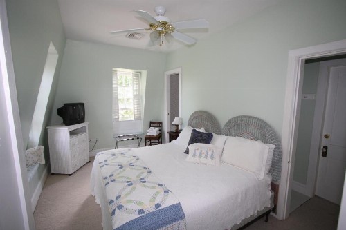 Langworthy Farm Bed & Breakfast - image 9