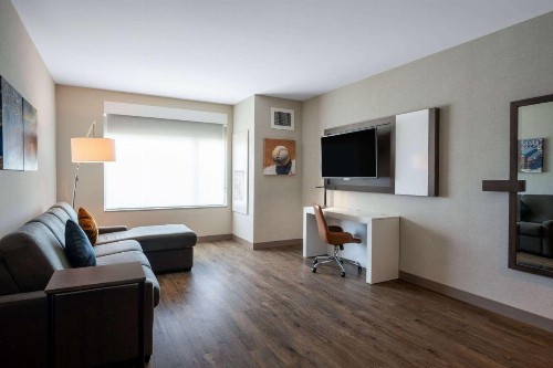 Cambria Hotel Westfield-Indianapolis - image 2