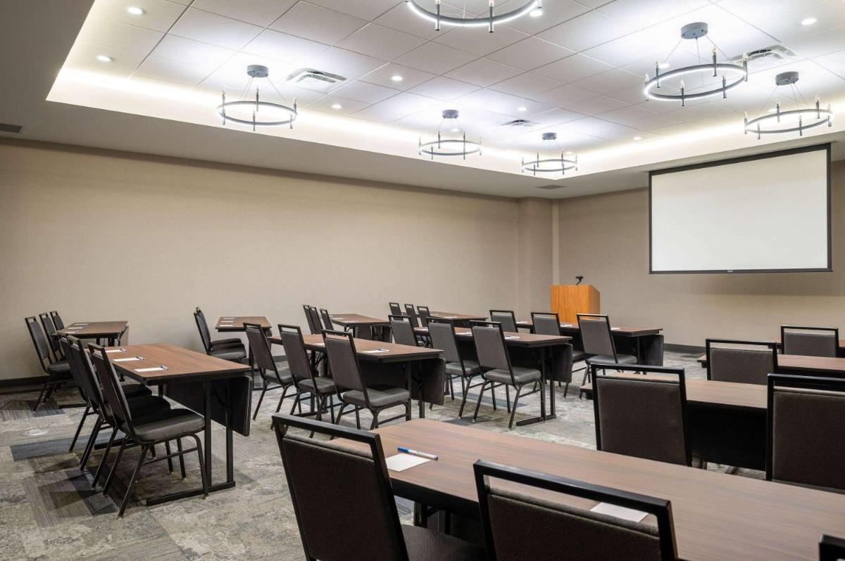 Cambria Hotel Westfield-Indianapolis - image 4