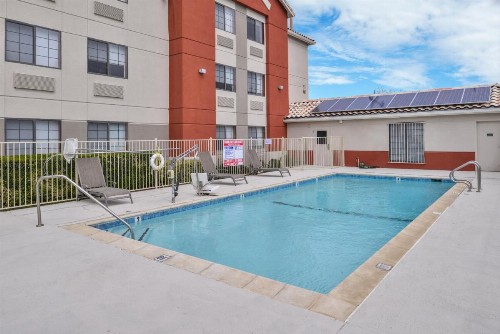Holiday Inn Express Westley an IHG Hotel - image 12