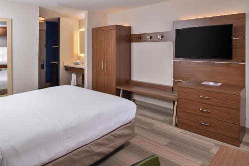 Holiday Inn Express Westley an IHG Hotel - image 20