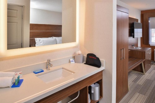 Holiday Inn Express Westley an IHG Hotel - image 42