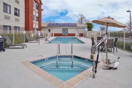 Holiday Inn Express Westley an IHG Hotel - image 9