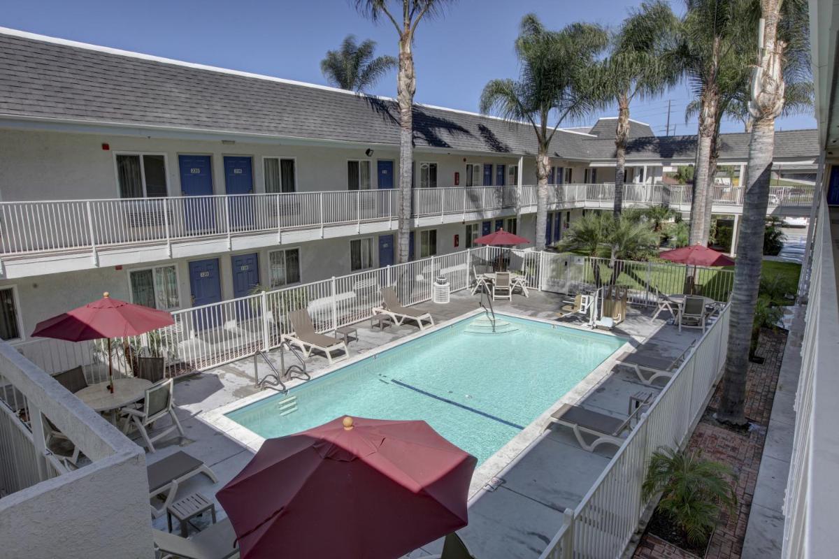 Motel 6-Westminster CA - North - image 3