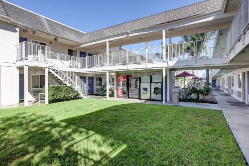 Motel 6-Westminster CA - North - image 37
