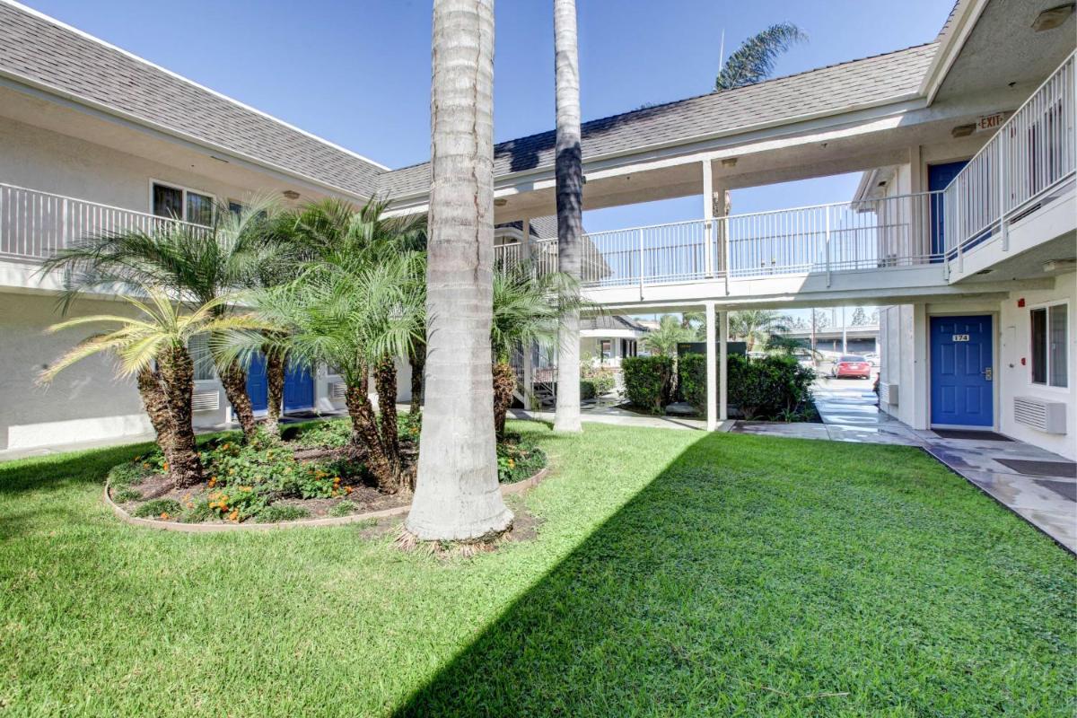 Motel 6-Westminster CA - North - image 4
