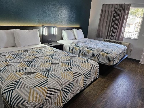 Motel 6-Westminster CA - North - image 6