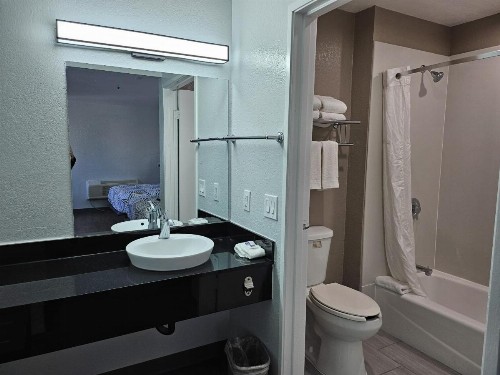 Motel 6-Westminster CA - North - image 8