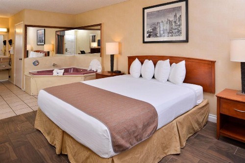 Best Western Palm Garden Inn - image 10