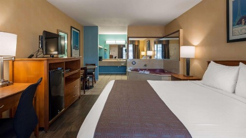 Best Western Palm Garden Inn - image 5