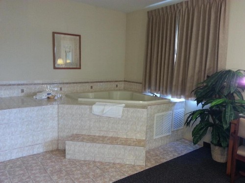 Americas Best Value Inn Westmorland - image 15