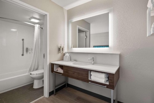 Comfort Suites - Weston - image 13