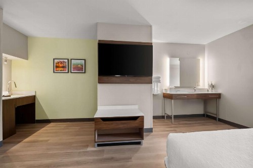 Comfort Suites - Weston - image 19
