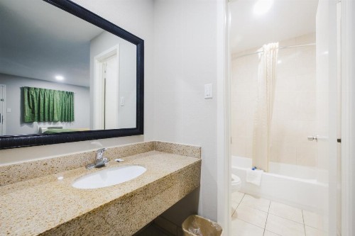 Motel 6-Wharton TX - image 11