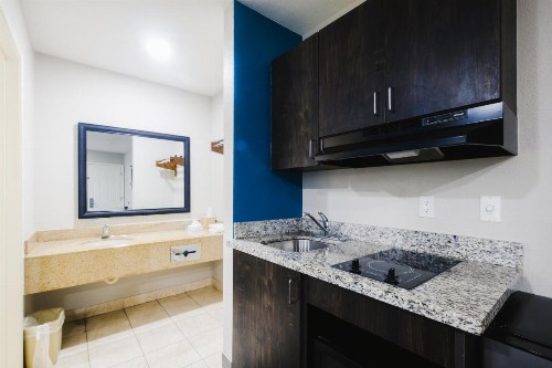Motel 6-Wharton TX - image 25