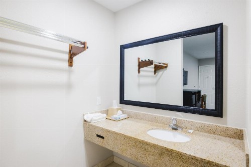 Motel 6-Wharton TX - image 35