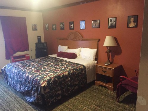 Colony inn motel - image 2