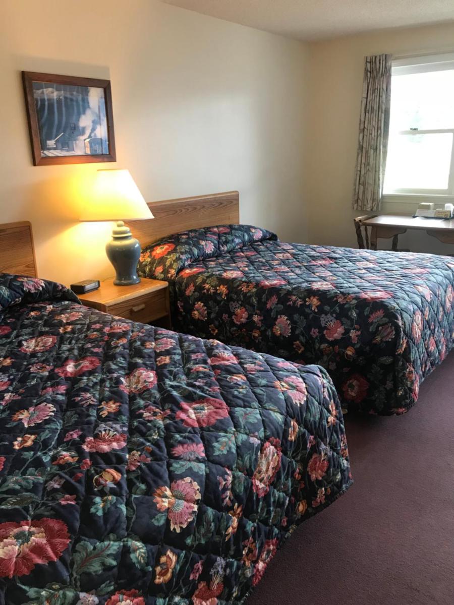 Four Seasons Motor Inn - image 3