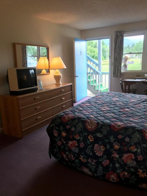 Four Seasons Motor Inn - image 32