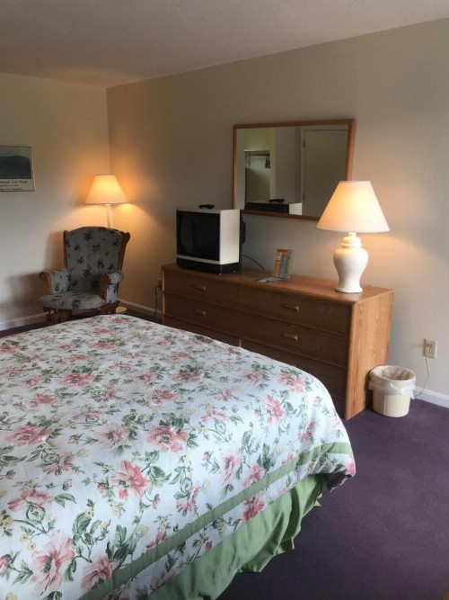 Four Seasons Motor Inn - image 35