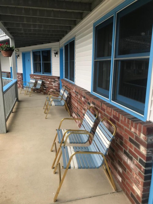 Four Seasons Motor Inn - image 36