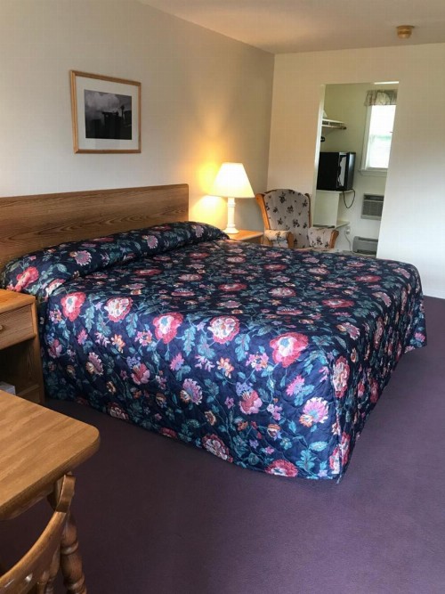 Four Seasons Motor Inn - image 43